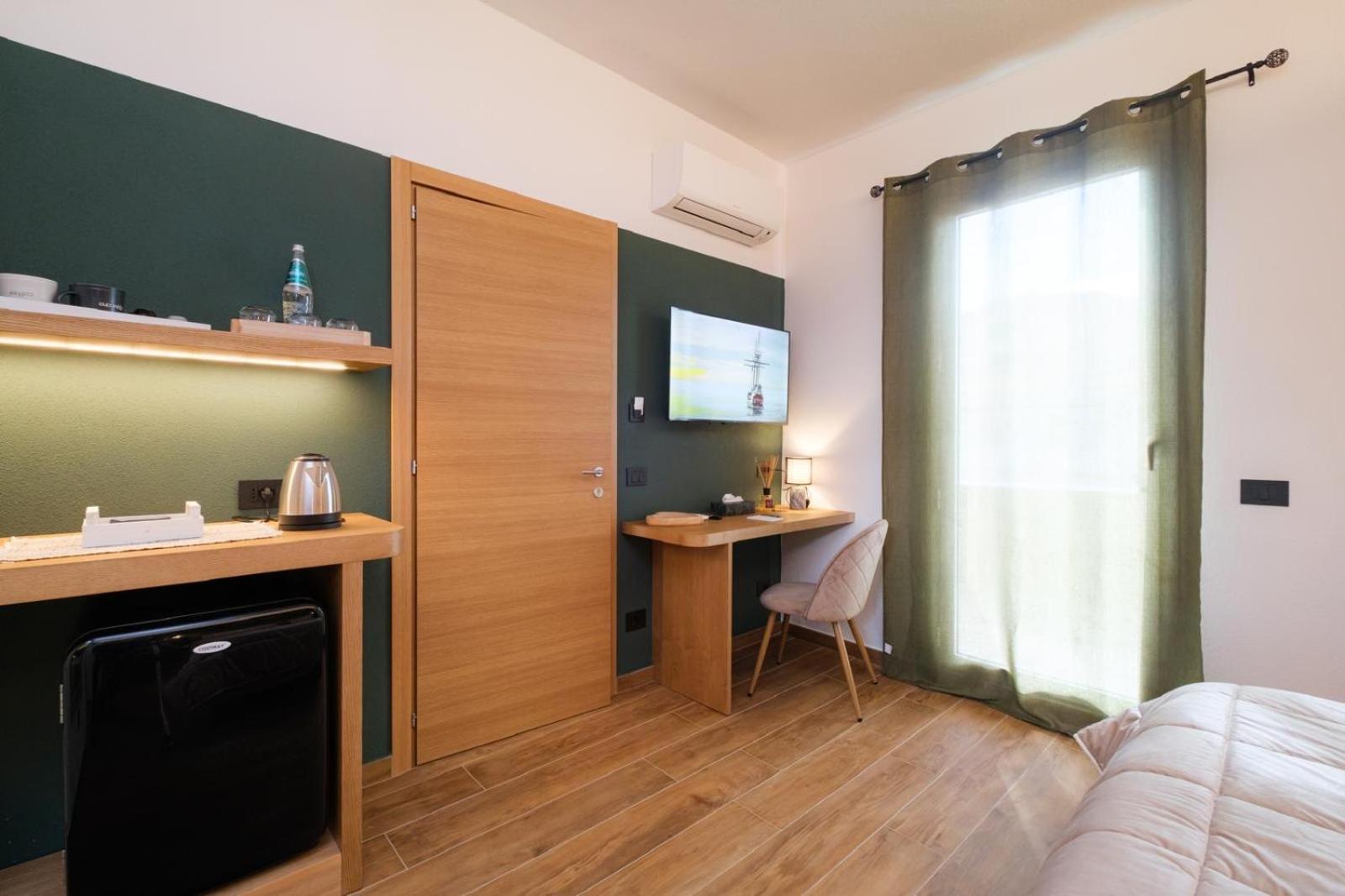 In Centro Da Carlotta Hotel Olbia Kültér fotó